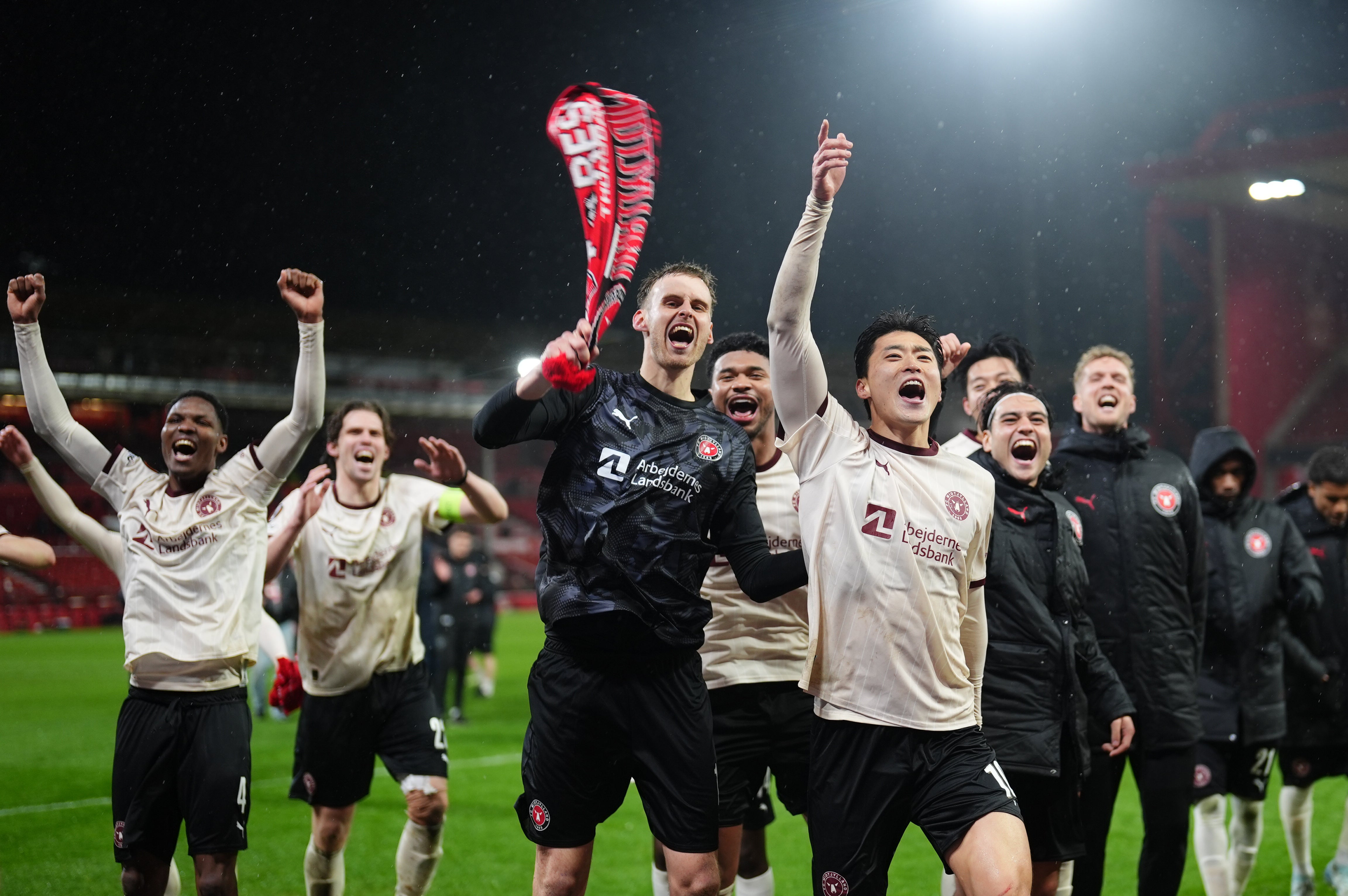 Hutchinson’s complaints about bad weather affecting face cream mocked by fans