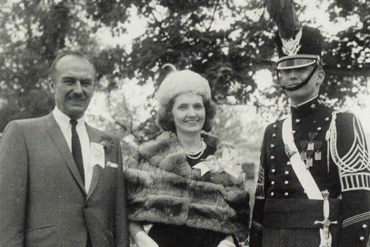 Trump launches midnight posting spree to praise American military dominance - right after sharing pic of his mom and dad Trump launches midnight posting spree to praise American military dominance - right after sharing pic of his mom and dad