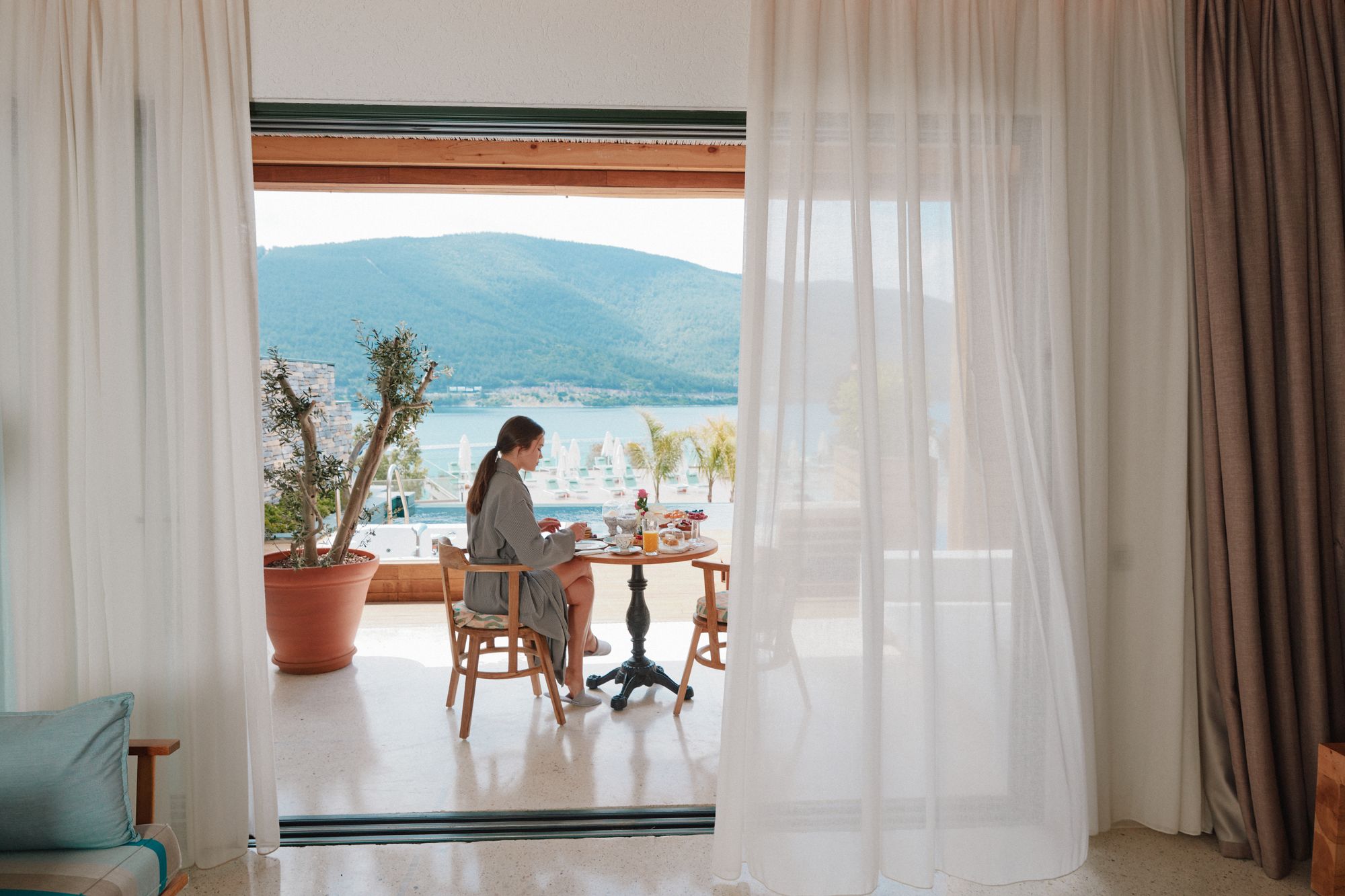 Enjoy stylish surrounds and sea views across the resort