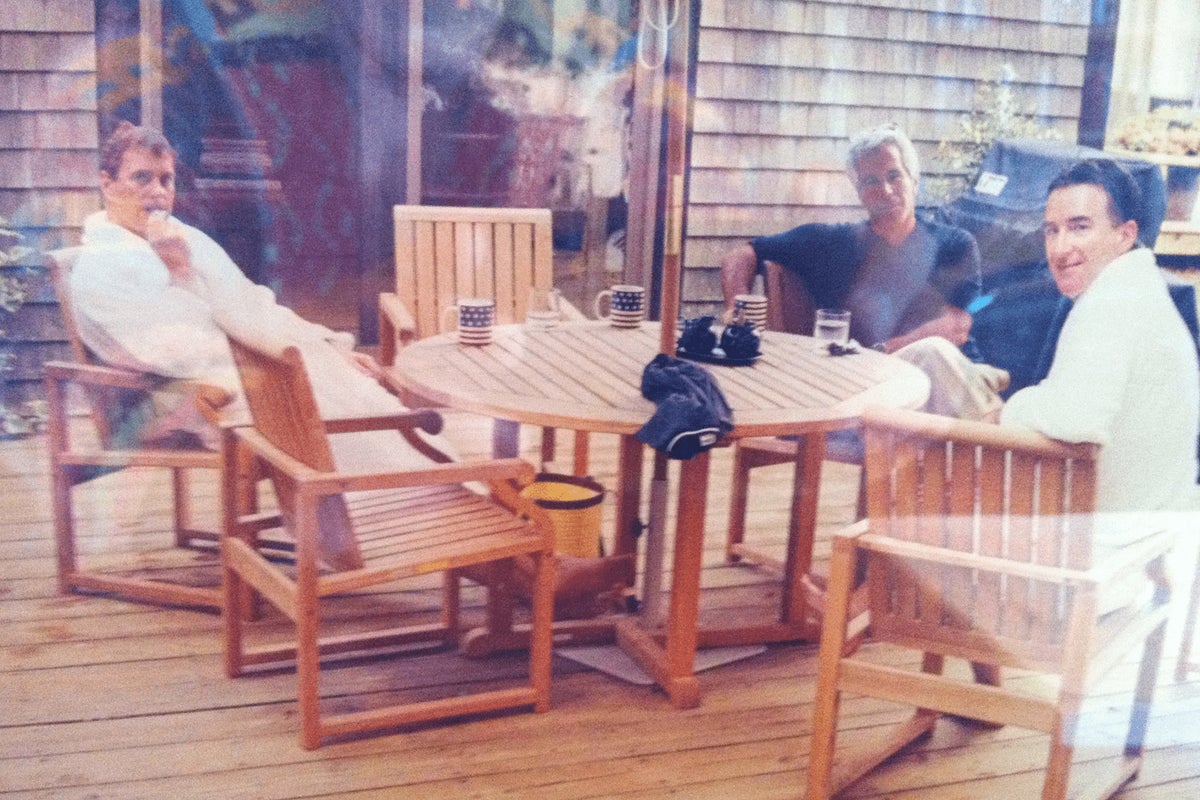 First photo of Jeffrey Epstein, Andrew Mountbatten-Windsor and Peter Mandelson together – UK Times First photo of Jeffrey Epstein, Andrew Mountbatten-Windsor and Peter Mandelson together – UK Times