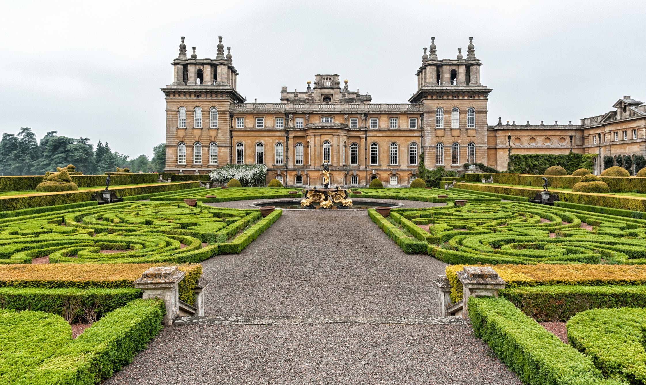 How to save on visits to the UK’s most beautiful gardens this spring