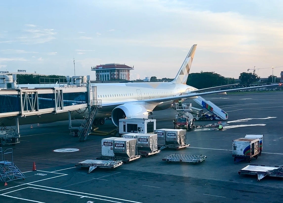  Etihad flies to Jakarta via Abu Dhabi - wherein lies the risk