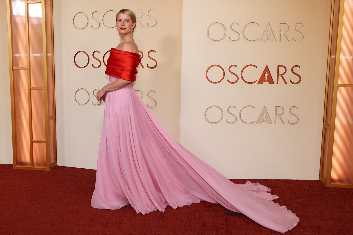Oscars 2026 live updates: Stars arrive on the red carpet for Hollywood’s big night – UK Times Oscars 2026 live updates: Stars arrive on the red carpet for Hollywood’s big night – UK Times