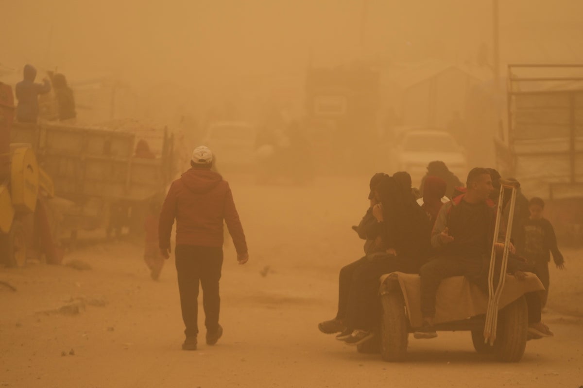 Young boy and his pregnant mother killed by Israeli airstrike in Gaza, hospital officials say – UK Times Young boy and his pregnant mother killed by Israeli airstrike in Gaza, hospital officials say – UK Times