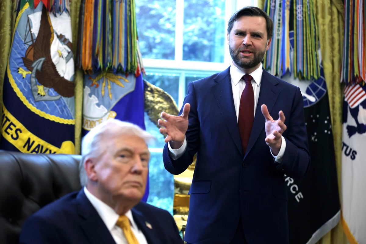 JD Vance chalks up his ‘war’ flip-flop on Iran action to ‘dumb presidents’ before Trump – UK Times JD Vance chalks up his ‘war’ flip-flop on Iran action to ‘dumb presidents’ before Trump – UK Times