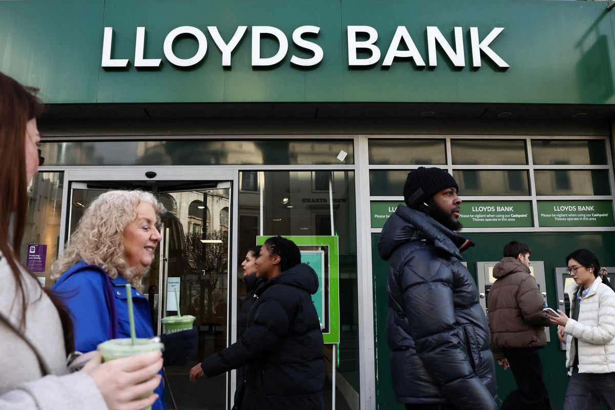 Lloyds faces questions over &lsquo;troubling&rsquo; banking app glitch that showed other users&rsquo; transactions