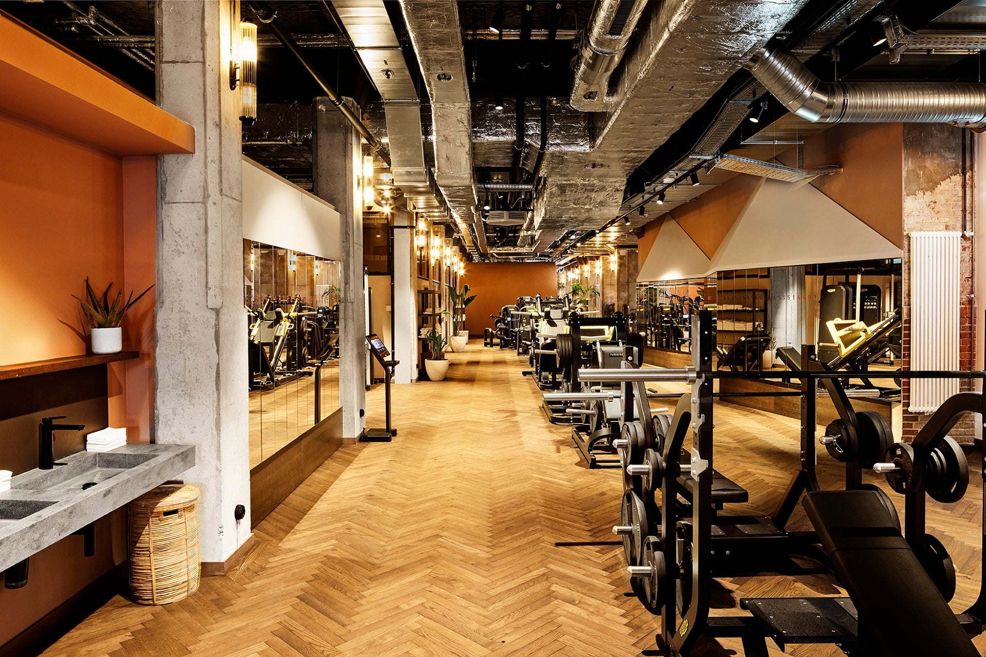 A state-of-the-art gym is located on the ground floor