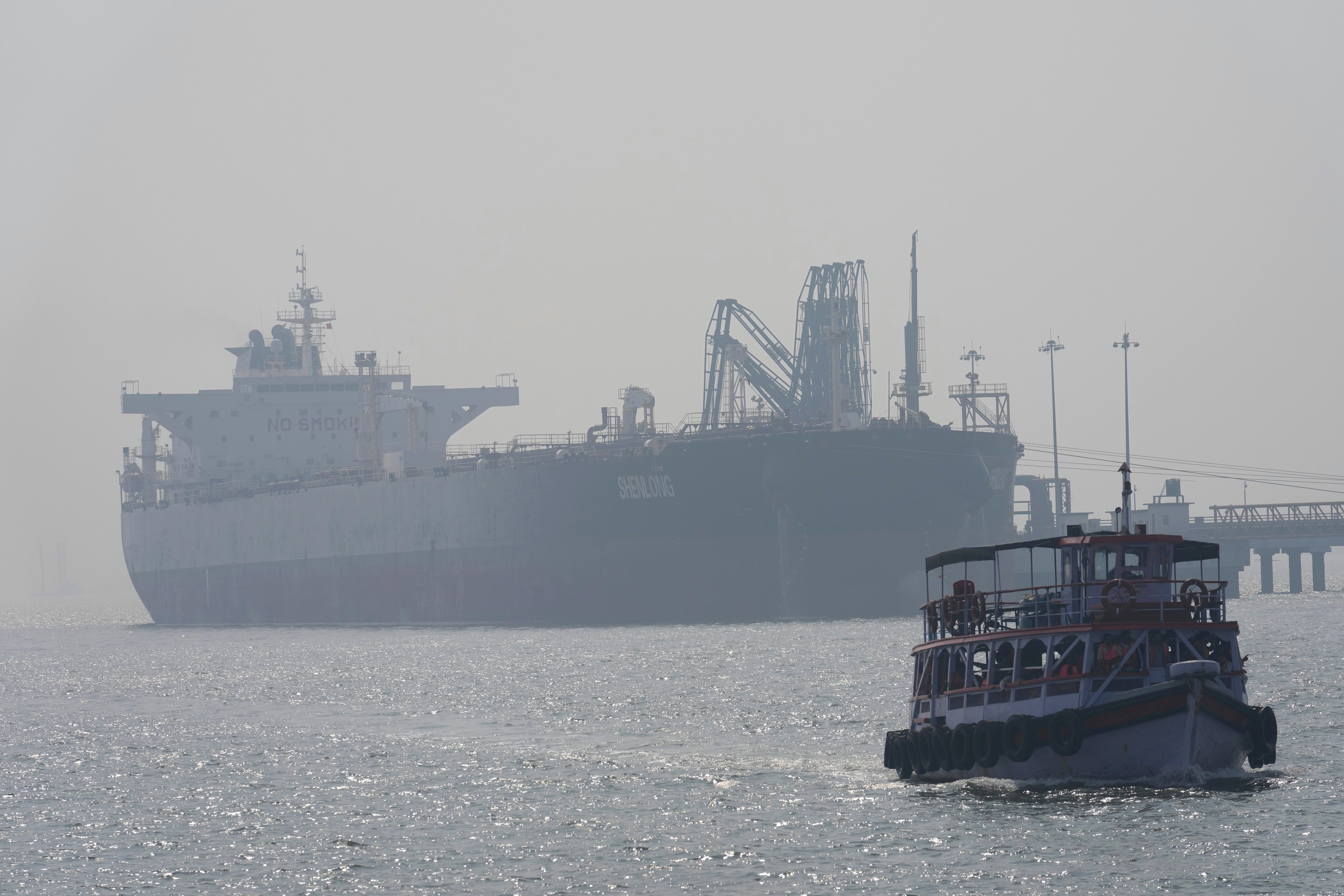 At least 89 ships crossed the Strait of Hormuz between March 1 and 15