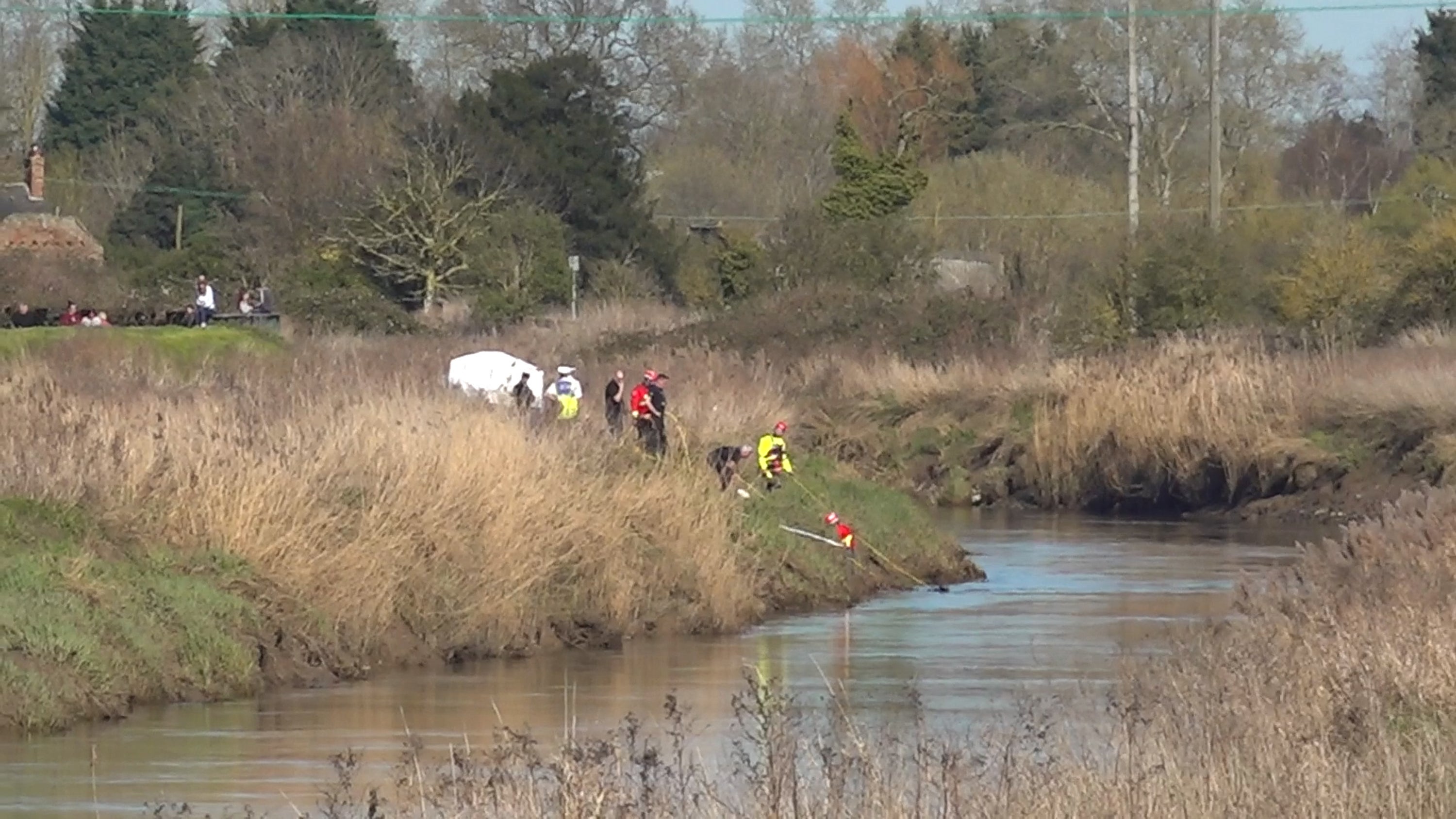 https://static.independent.co.uk/2026/03/18/16/03/Wisbech-river-crash-incident-5lpnokk7.jpeg?trim=0,234,0,234&width=1200&height=800&crop=1200:800