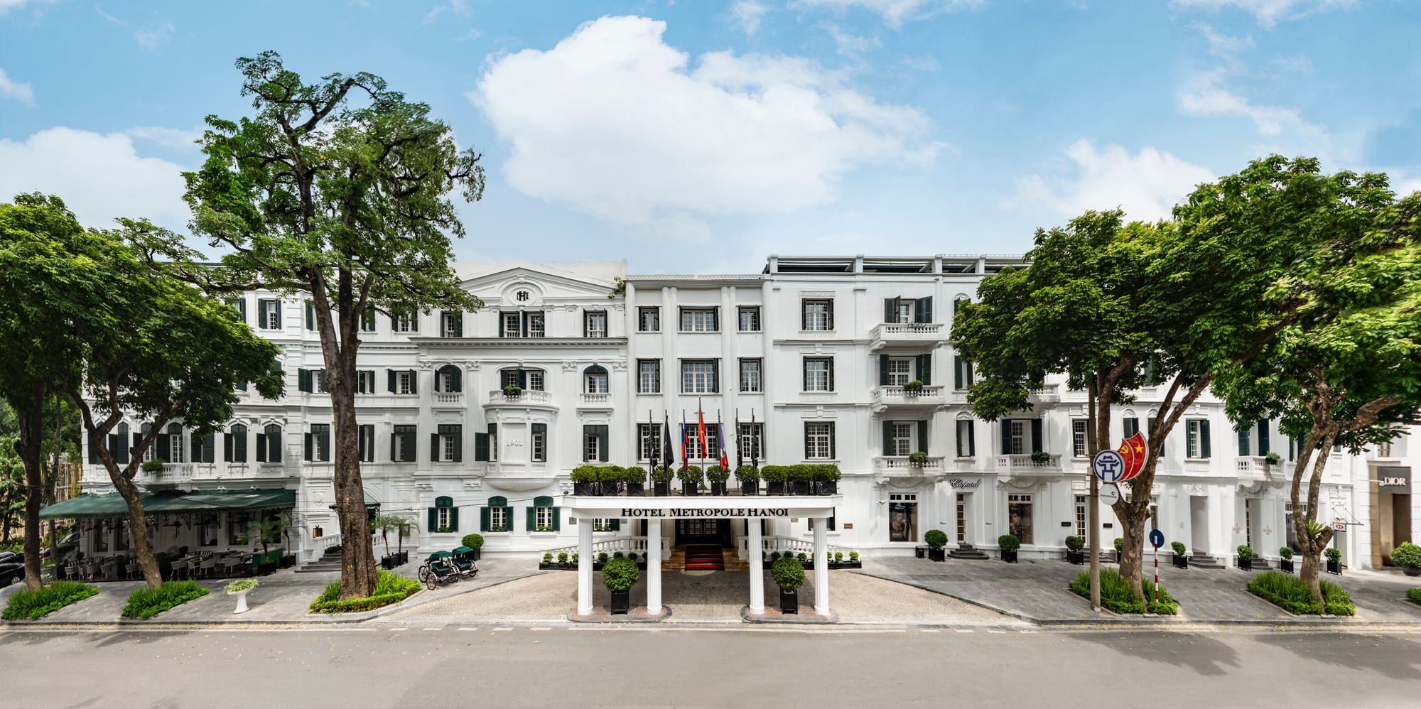 I visited the historic Hanoi hotel beloved by the A-list