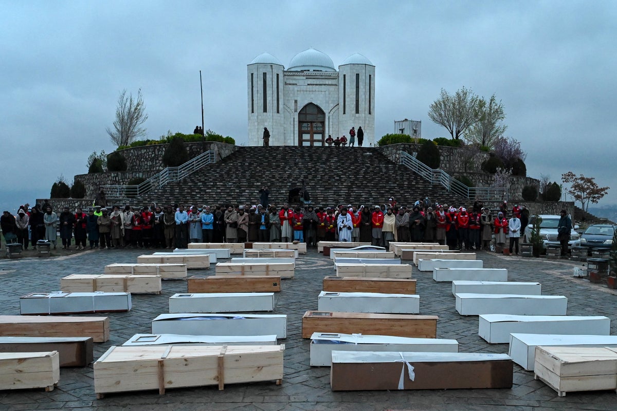 Pakistan and Afghanistan agree Eid ceasefire as Kabul holds mass funeral for airstrike victims – UK Times Pakistan and Afghanistan agree Eid ceasefire as Kabul holds mass funeral for airstrike victims – UK Times