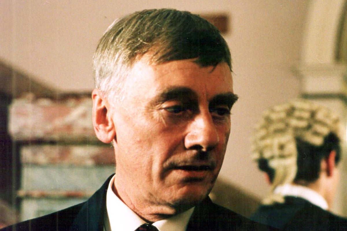 Tom Georgeson death: Tributes pour in as British TV star dies aged 88