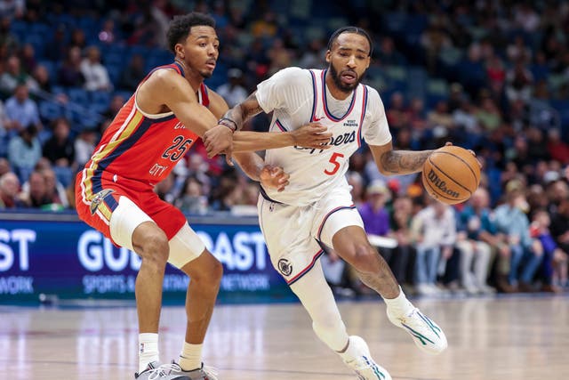 CLIPPERS PELICANS