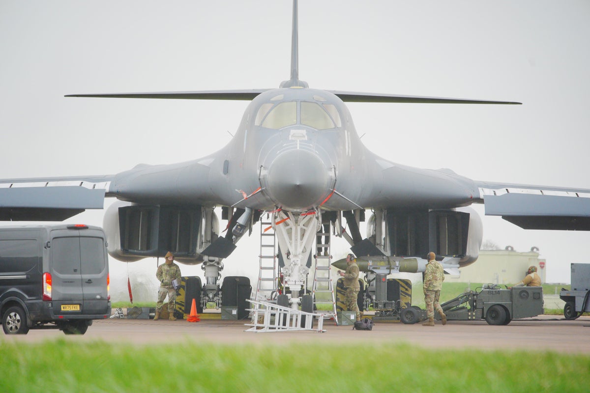 Starmer allows Trump to use British bases for strikes to help reopen Strait of Hormuz Starmer allows Trump to use British bases for strikes to help reopen Strait of Hormuz