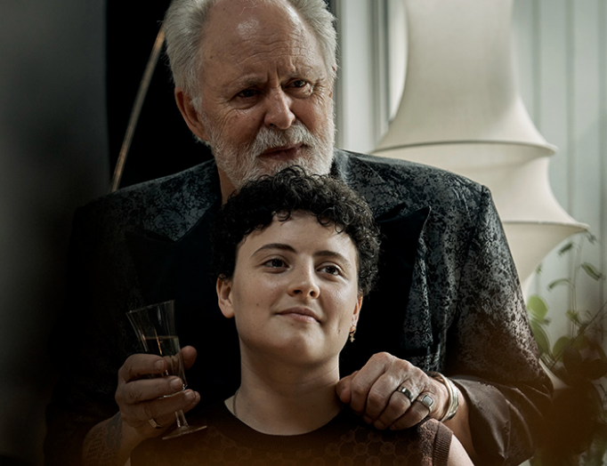 John Lithgow e Aud Mason-Hyde in 