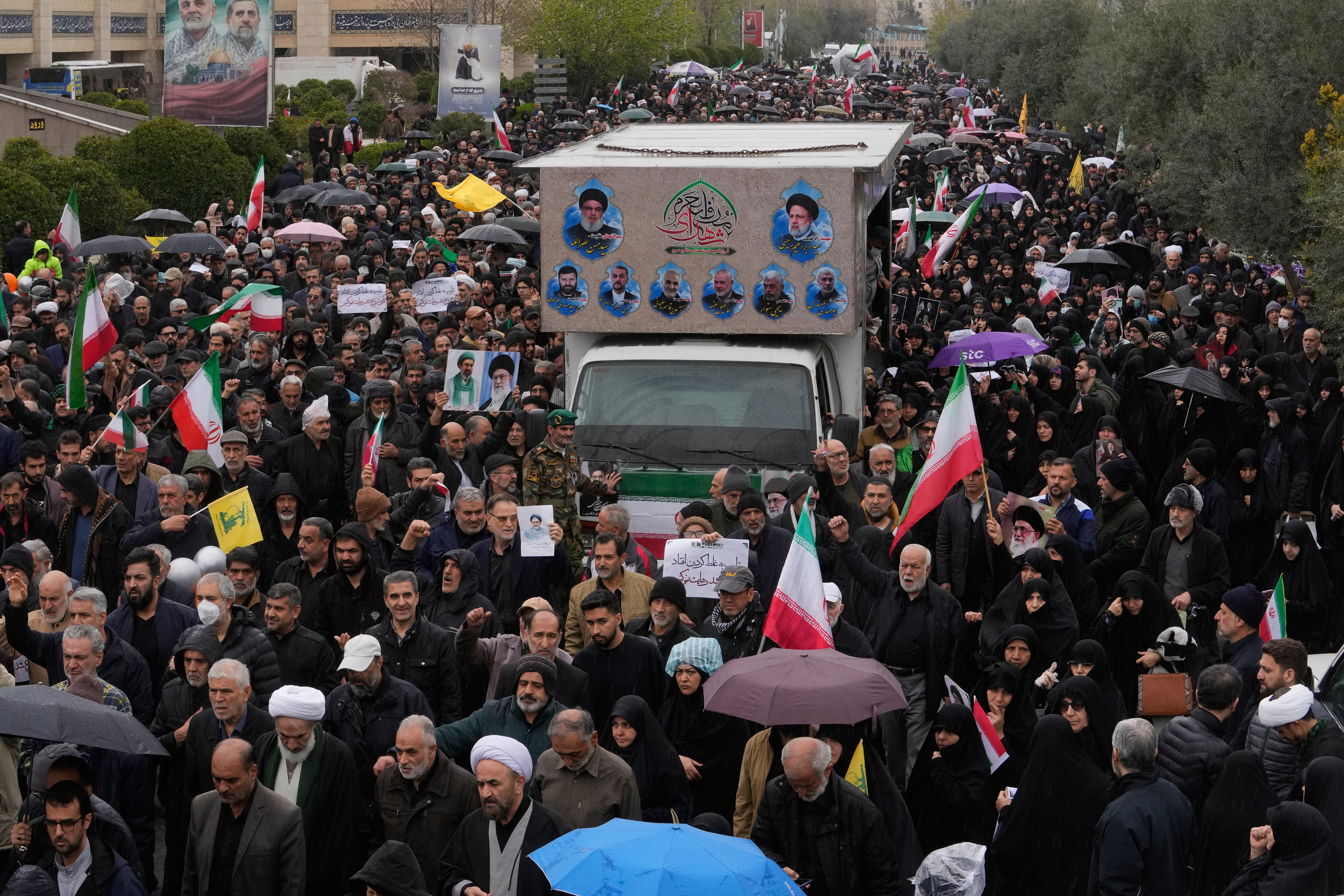 independent.co.uk - Jon Gambrell - Trump hints at wind-down of war as US sends more troops and Iran threatens tourism sites