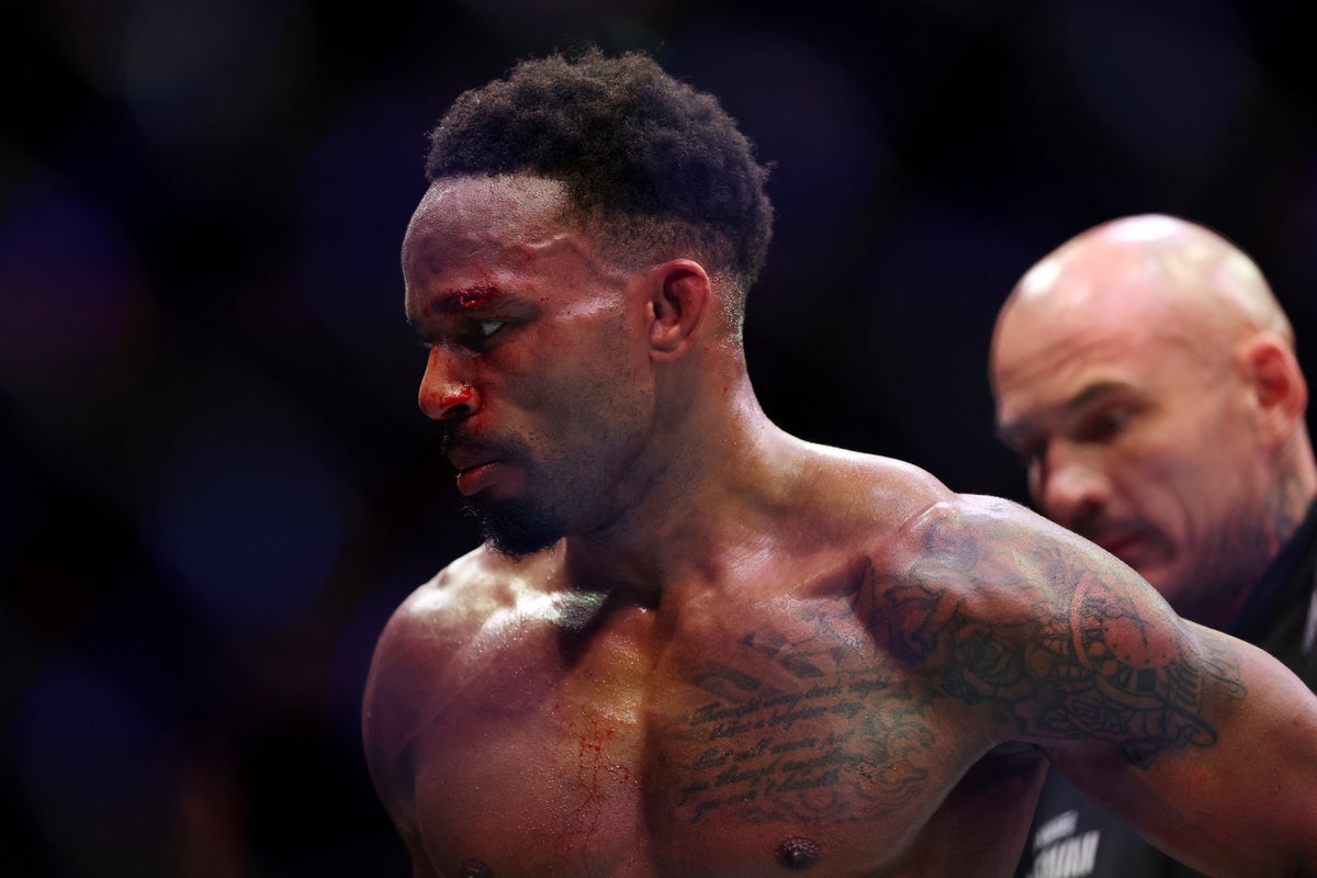 Lerone Murphy’s title hopes take huge hit after controversial defeat to Movsar Evloev at UFC London – UK Times Lerone Murphy’s title hopes take huge hit after controversial defeat to Movsar Evloev at UFC London – UK Times