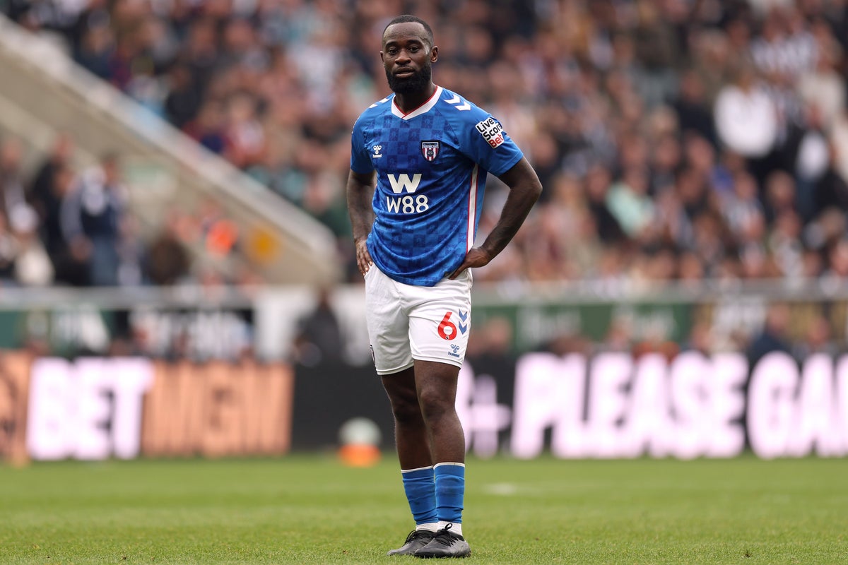 Newcastle vs Sunderland halted for alleged racist abuse of Lutsharel Geertruida