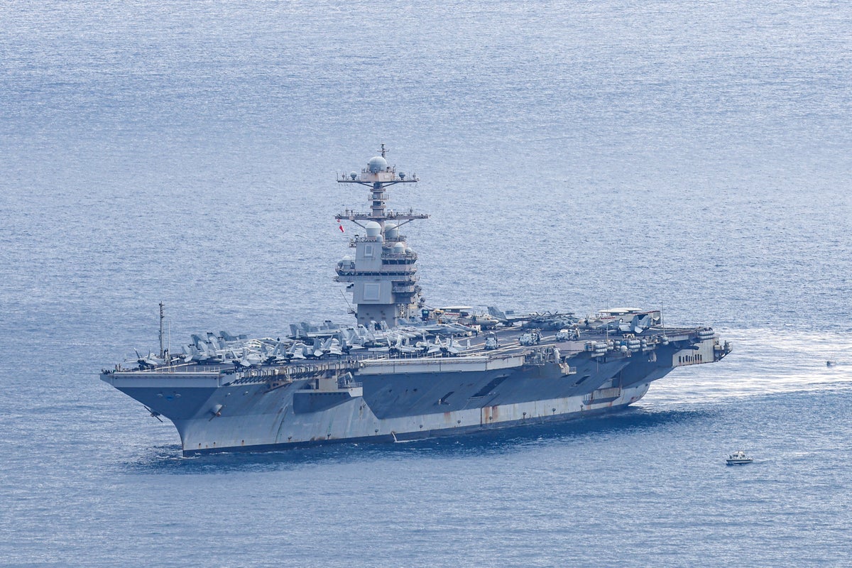 ABD'li taşıyıcı Ford, yangının ardından onarım için Hırvatistan'a geldi