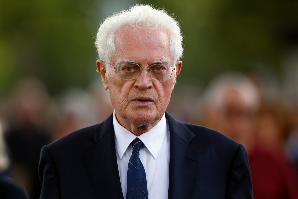 Lionel Jospin: Former French prime minister and architect of 35-hour week dies