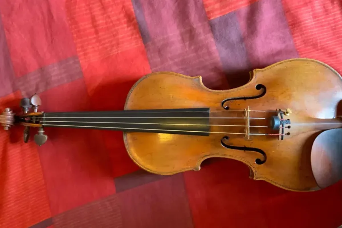 Man charged with theft after £150,000 violin ‘taken from north London pub’ Man charged with theft after £150,000 violin ‘taken from north London pub’