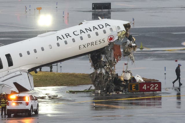 <p>El audio de la torre de control evidencia los esfuerzos por evitar el choque en LaGuardia </p>