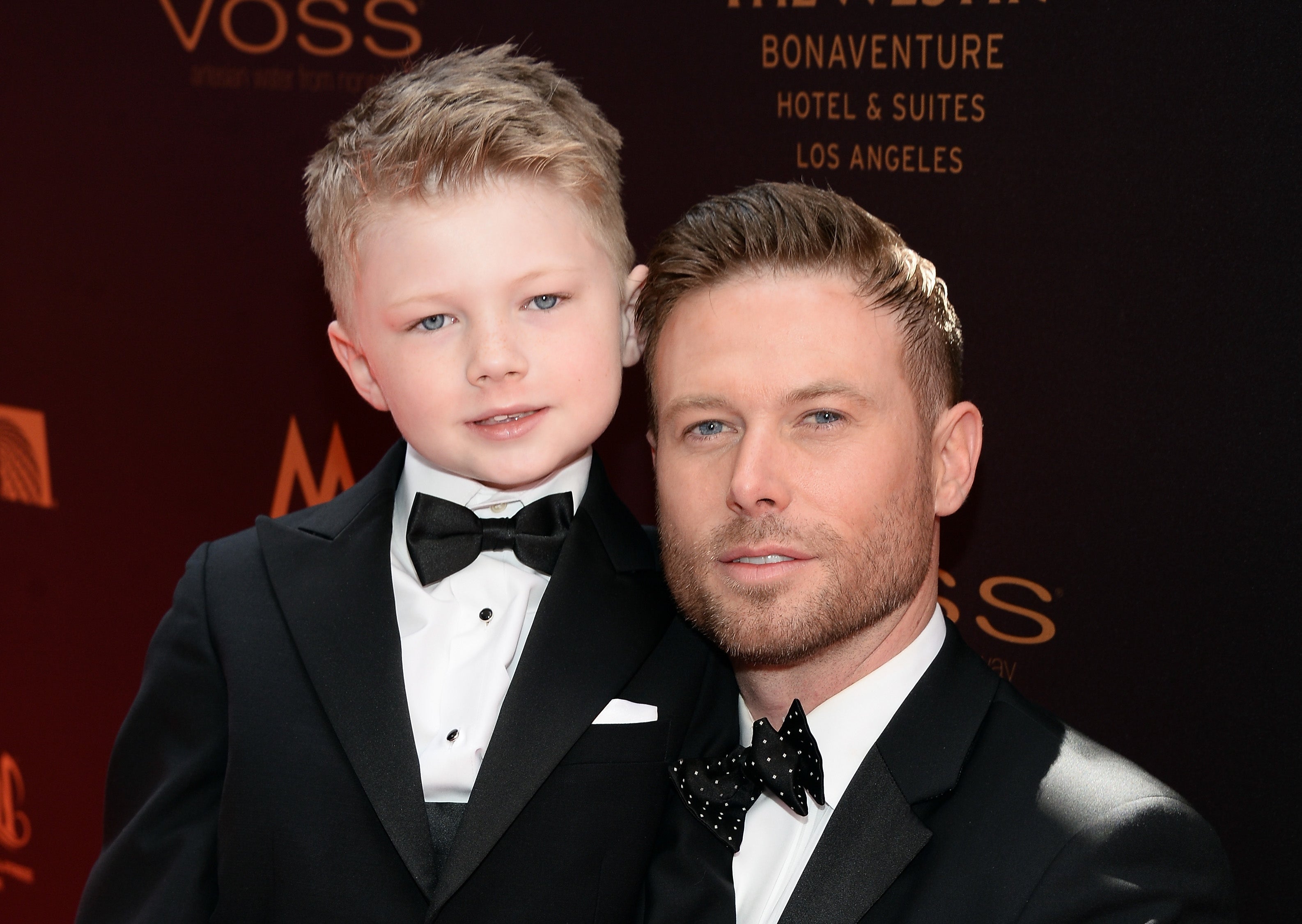 Young ha tre figli, incluso il figlio di 17 anni Luke (nella foto nel 2017)