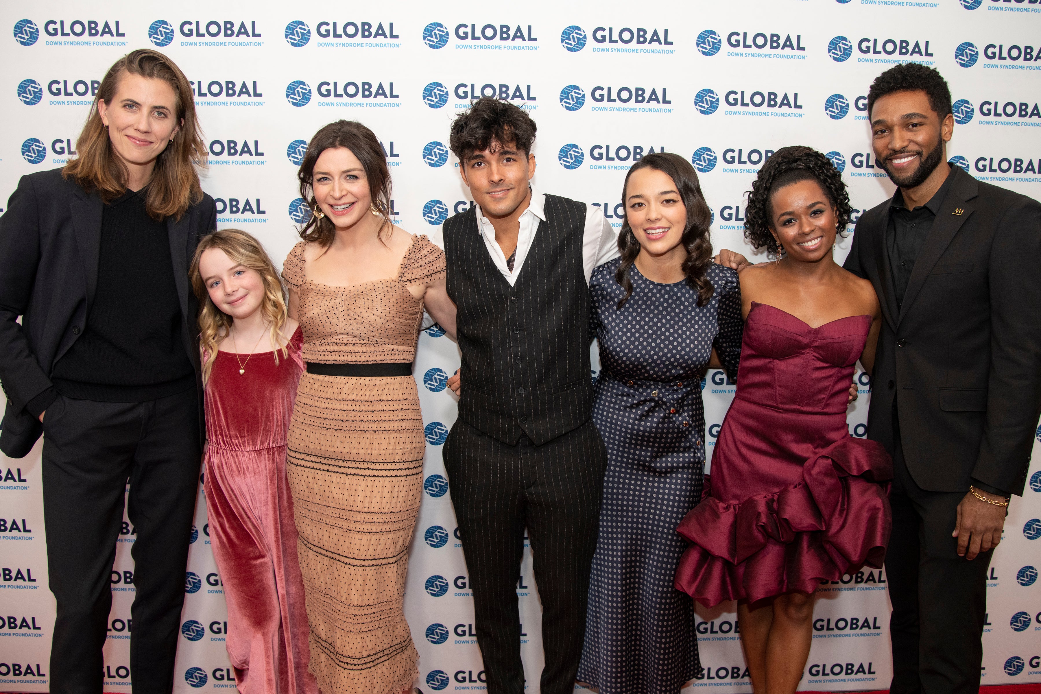 Scorsone (terzo a sinistra) è stato sposato con il musicista Rob Giles dal 2009 al 2020