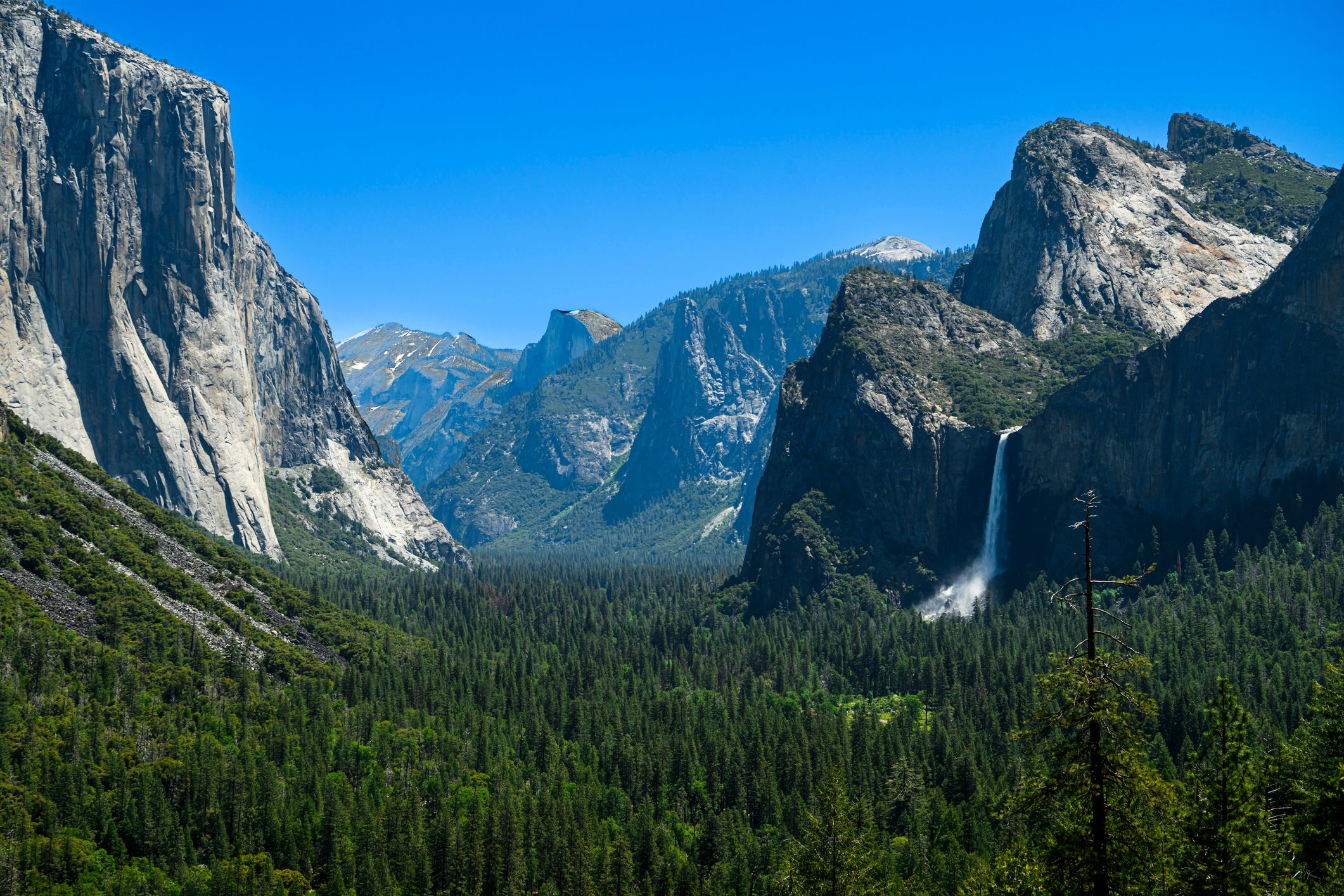 This Yosemite Valley image was taken from Tunnel View, with El Capitan on the left, Half Dome in the distance (center) and Bridalveil Fall on the right