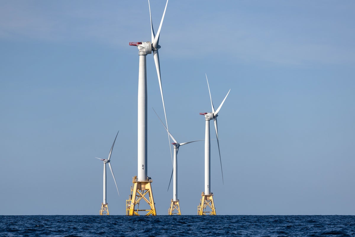 Trump yönetimi rüzgar santrali kurma planlarından vazgeçmek için neredeyse 1 milyar dolar ödeyecek