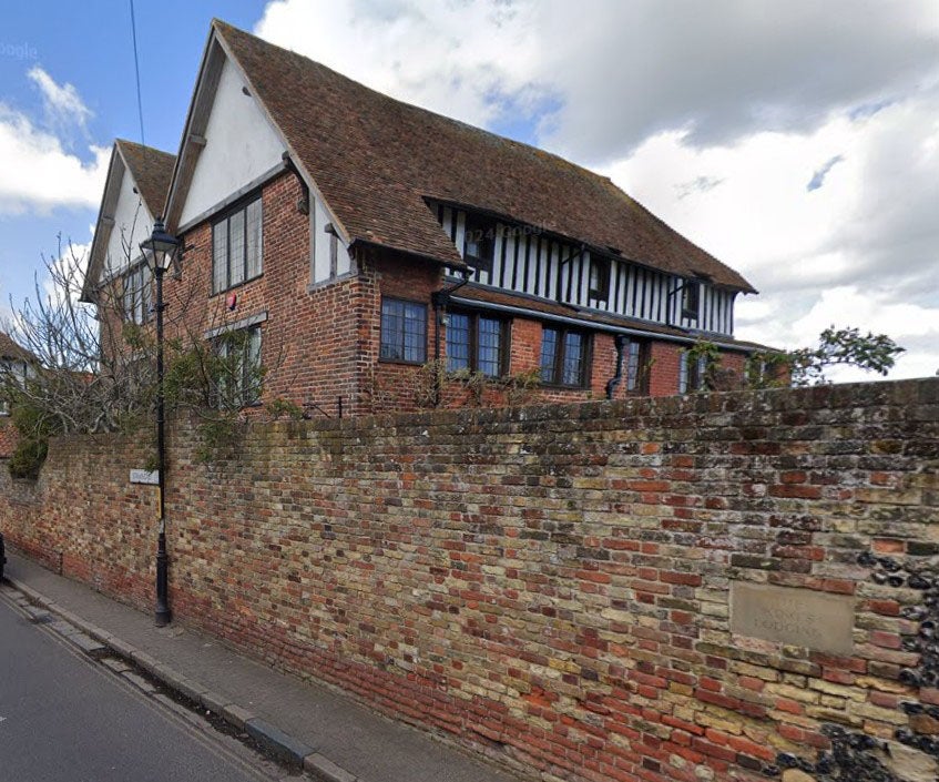 Pensioners sue Environment Agency for &pound;4.5m over damage to historic royal home