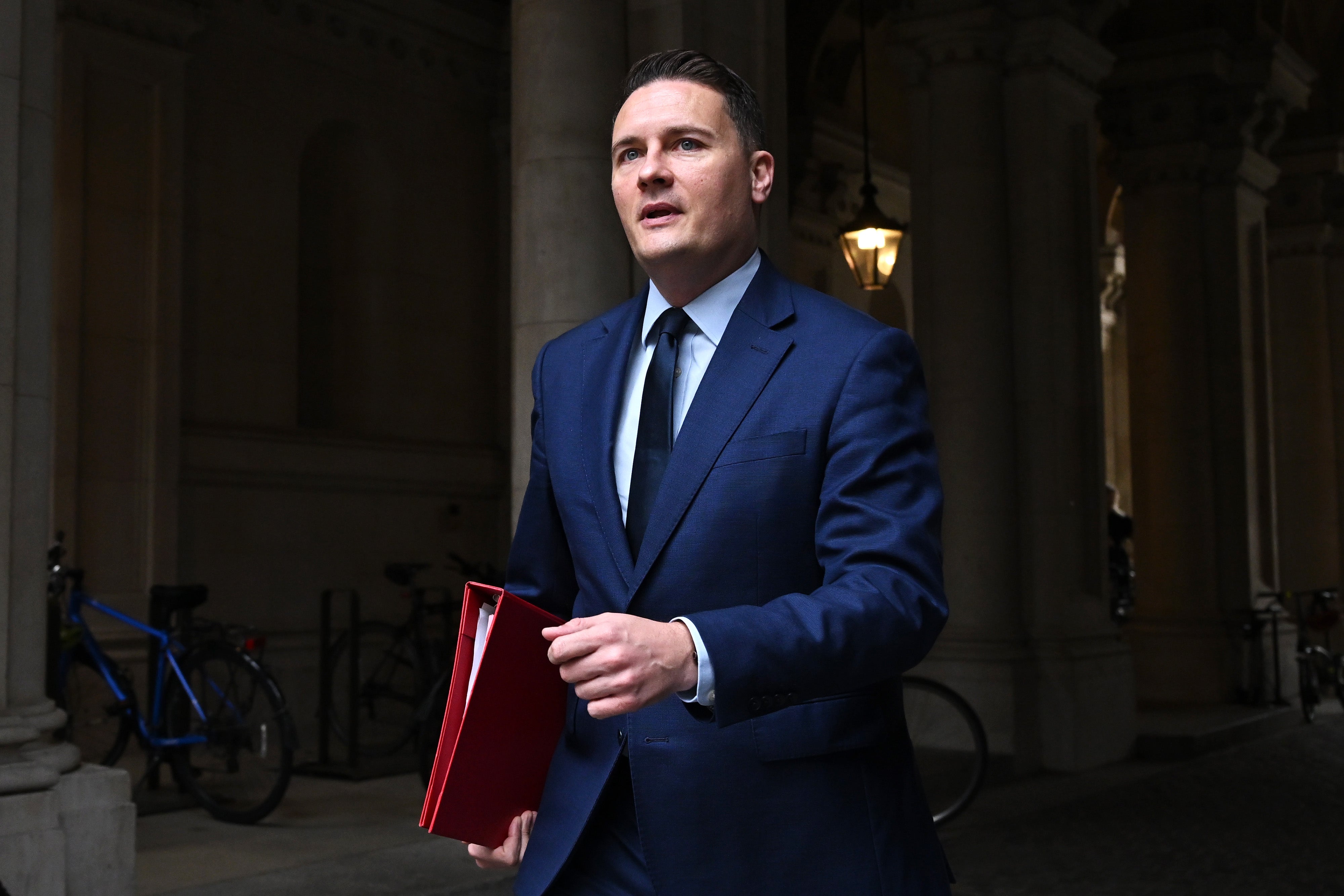 Wes Streeting has insisted the government shouldn’t go into a ‘defensive crouch’ following a string of critical comments made by Angela Rayner