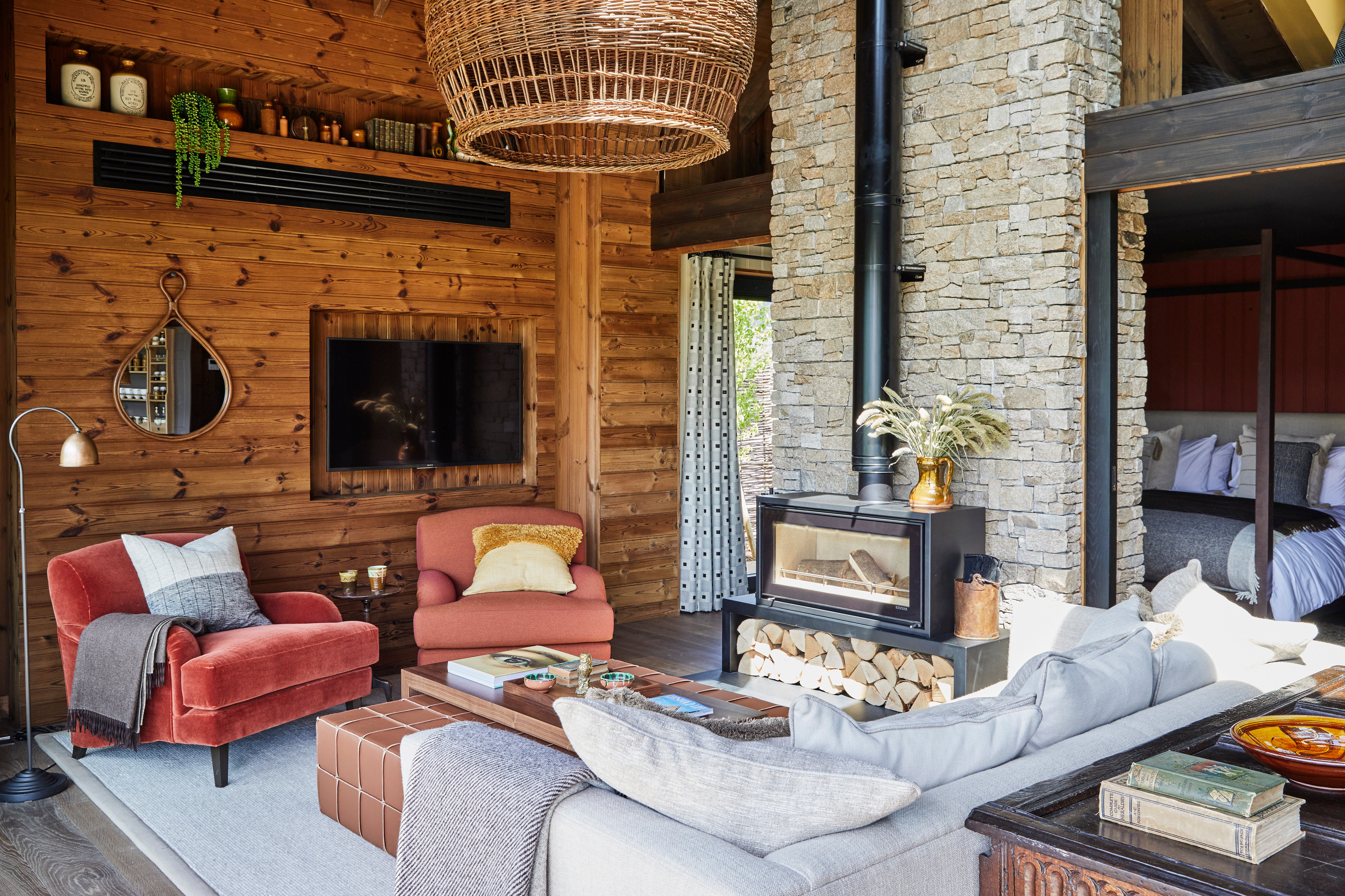 The apartments and private lakehouses feature cosy decor