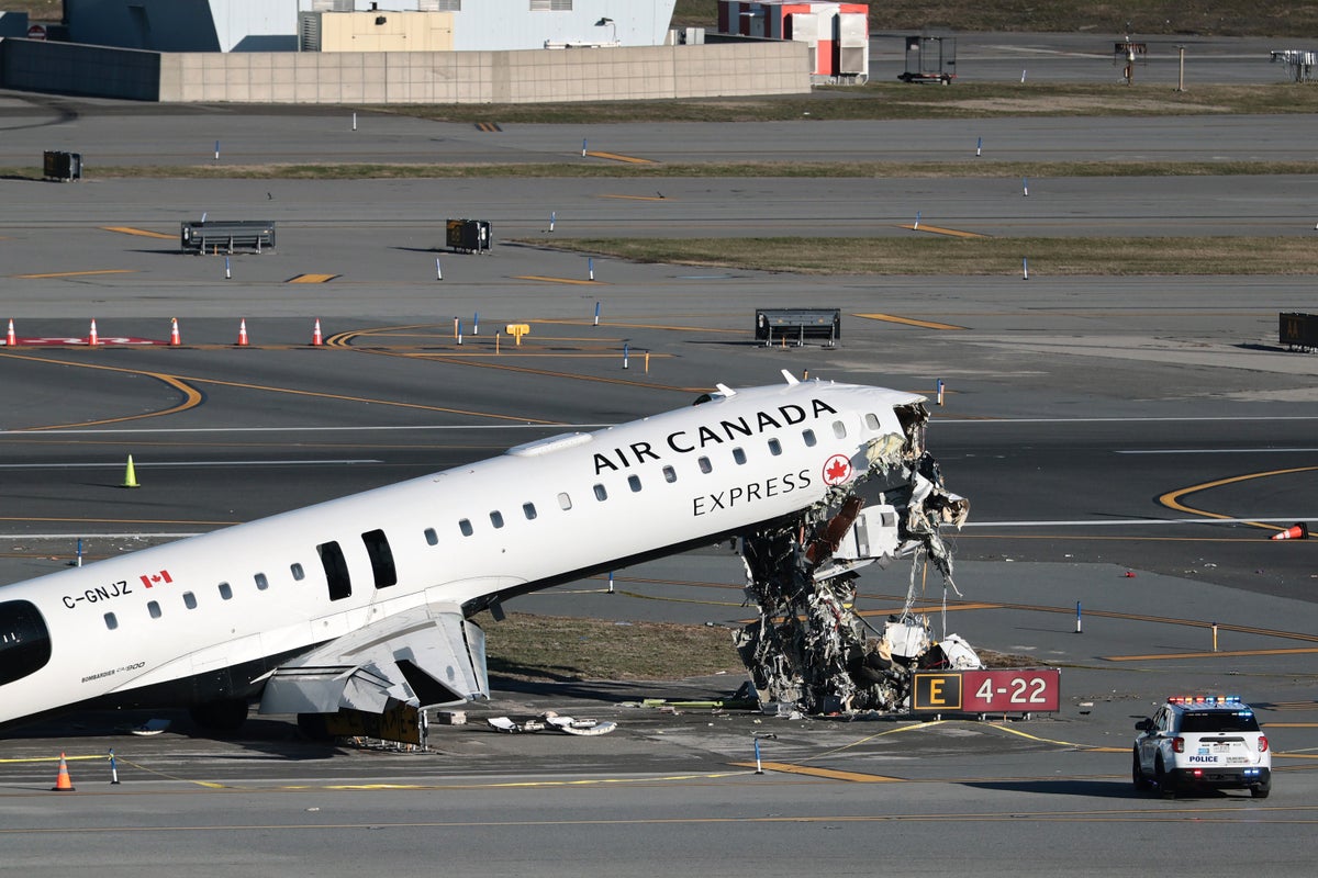 Air Canada CEO under fire over message about LaGuardia plane crash