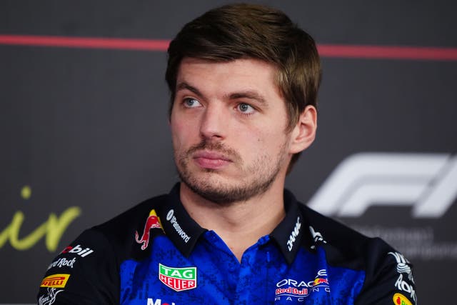 <p>El incidente ocurrió el jueves, cuando el piloto de Red Bull se negó a hablar mientras el reportero Giles Richards</p>