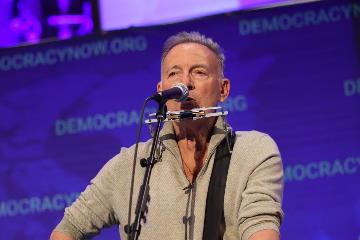 Bruce Springsteen promotes anti-Trump tour: ‘Democracy over authoritarianism’ Bruce Springsteen promotes anti-Trump tour: ‘Democracy over authoritarianism’