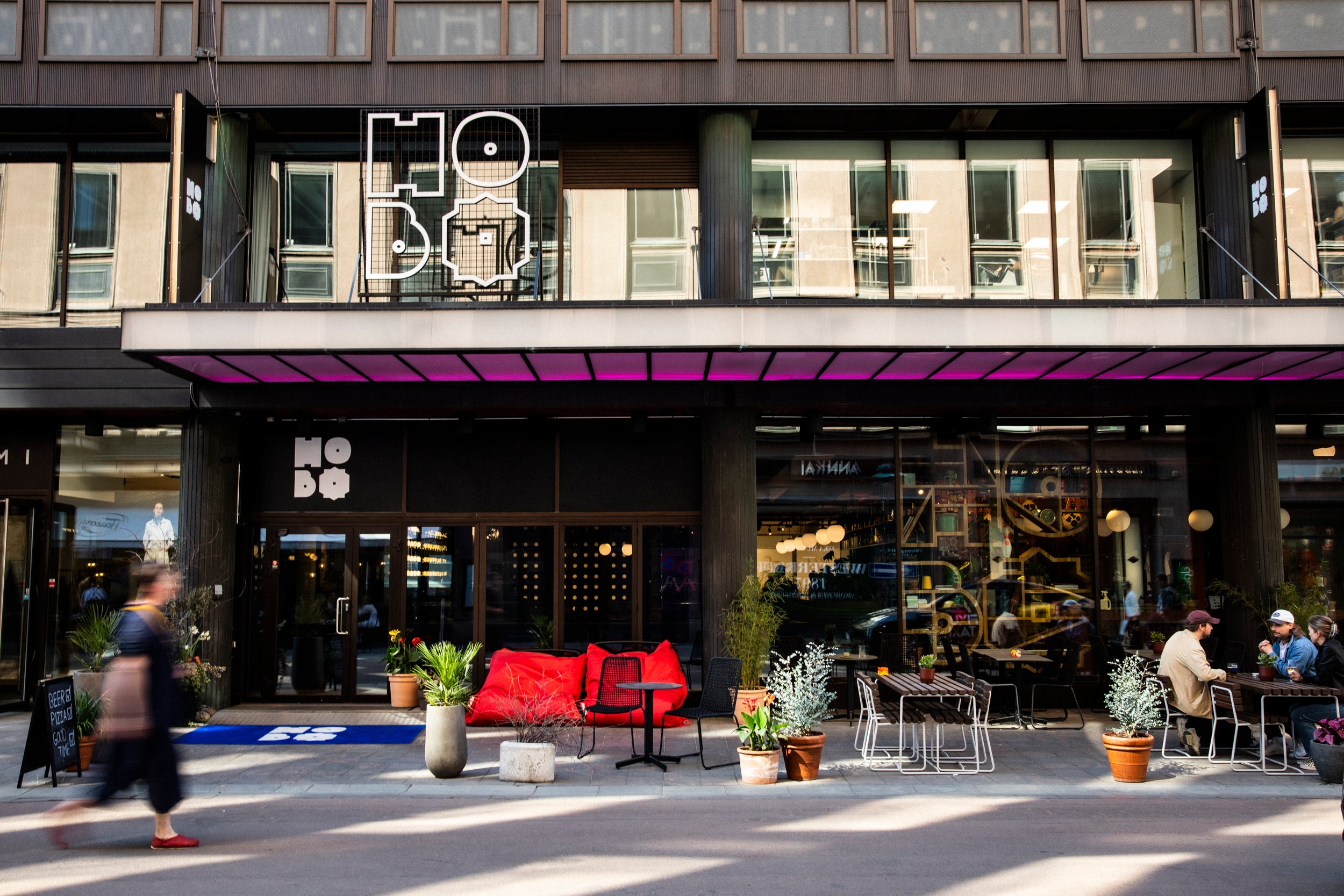 Hobo is well-located on one of Helsinki’s most popular shopping streets
