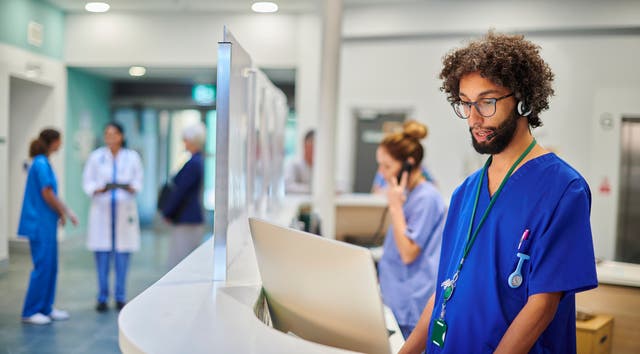 Why NHS 111 call handlers are quitting their jobs in large numbers ...