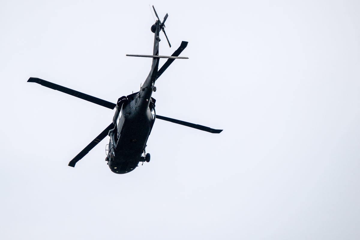 United Airlines flight has near-miss with Army Black Hawk at California airport – UK Times United Airlines flight has near-miss with Army Black Hawk at California airport – UK Times