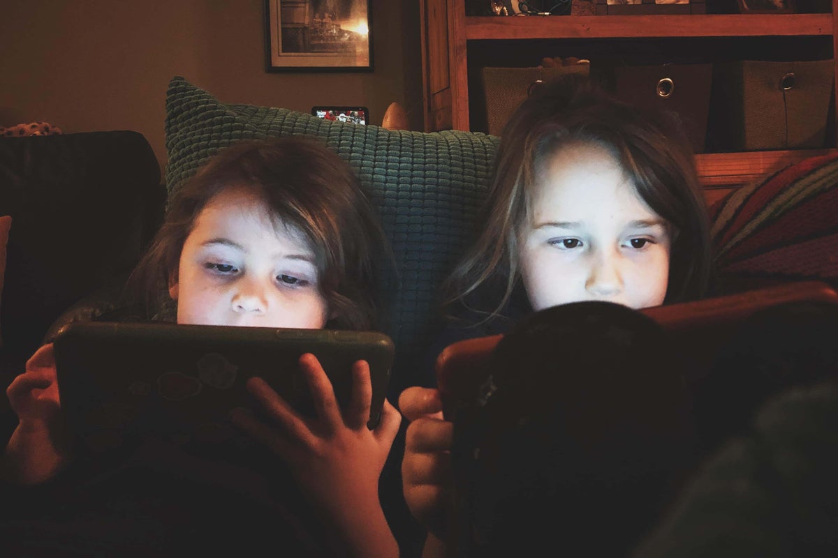 Keir Starmer promises to &lsquo;fight&rsquo; social media firms over addictive content