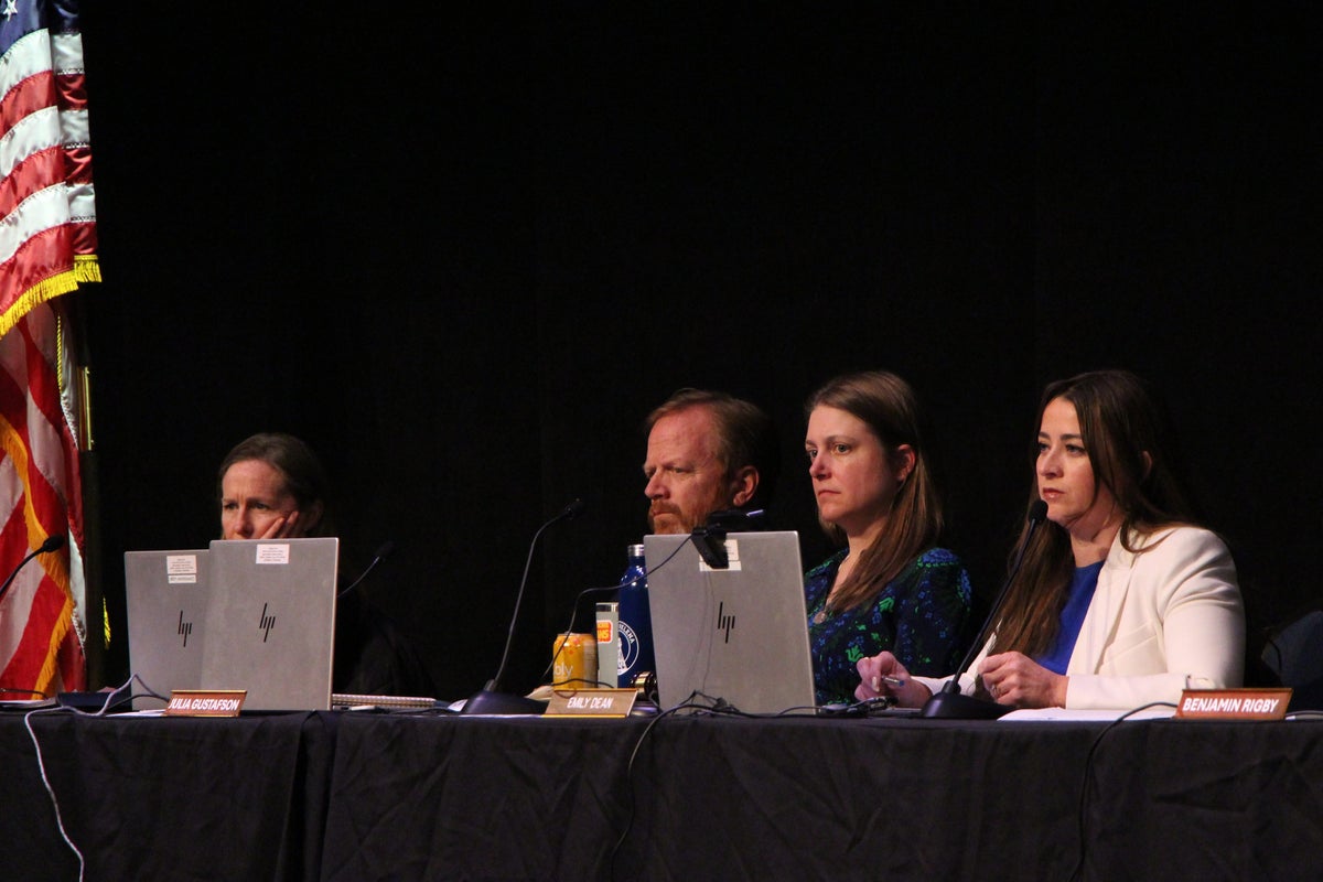 Helena city commission scraps immigration resolution, citing legal risk