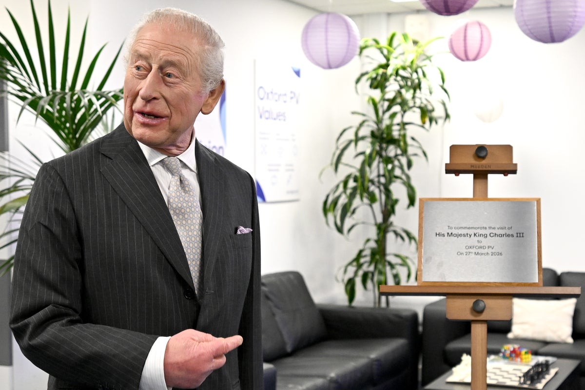 King Charles suffers ‘disaster’ at plaque unveiling as he hails work of solar panel firm King Charles suffers ‘disaster’ at plaque unveiling as he hails work of solar panel firm