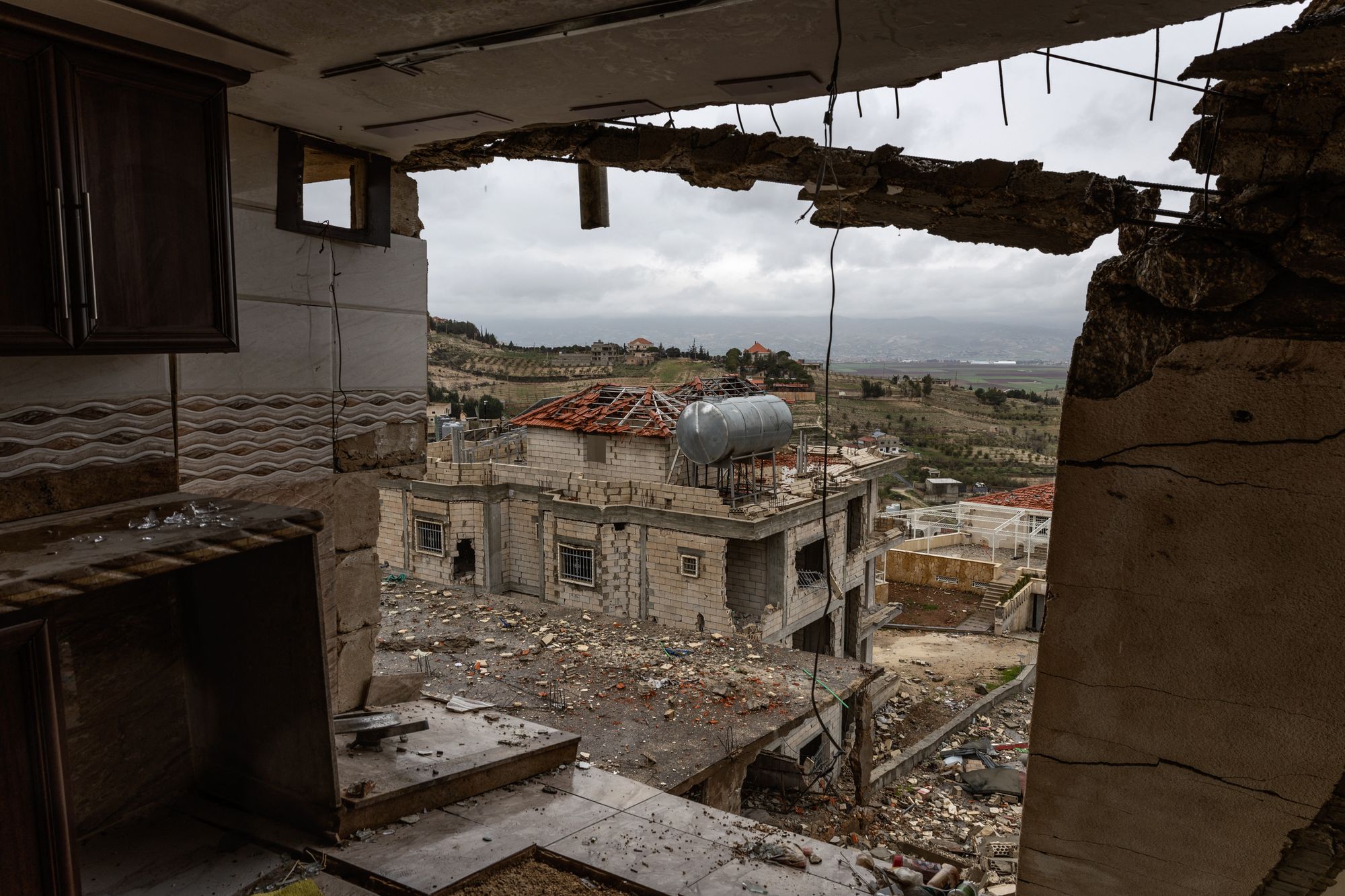 Άποψη σπιτιών που καταστράφηκαν από ισραηλινή αεροπορική επιδρομή στο Nabi Chit (Al-Nabi Shayth), Λίβανος, στις 26 Μαρτίου 2026