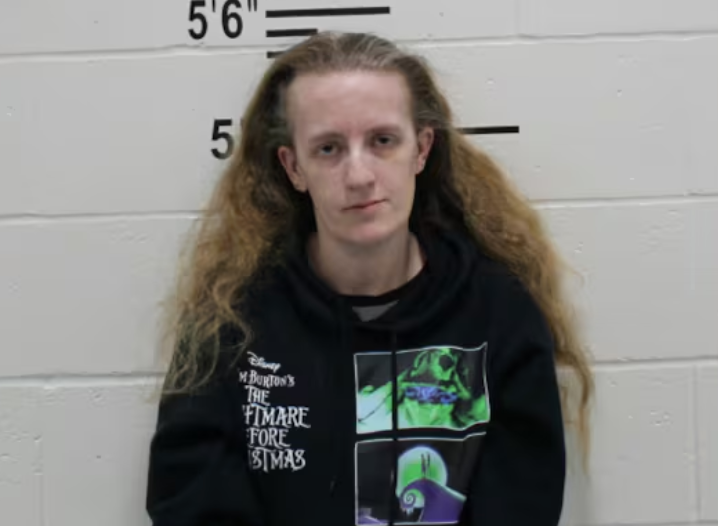 Amber Snow, 36, of Decorah, Iowa, allegedly attempted to end another woman's pregnancy by feeding her lasagna poisoned with oxycodone