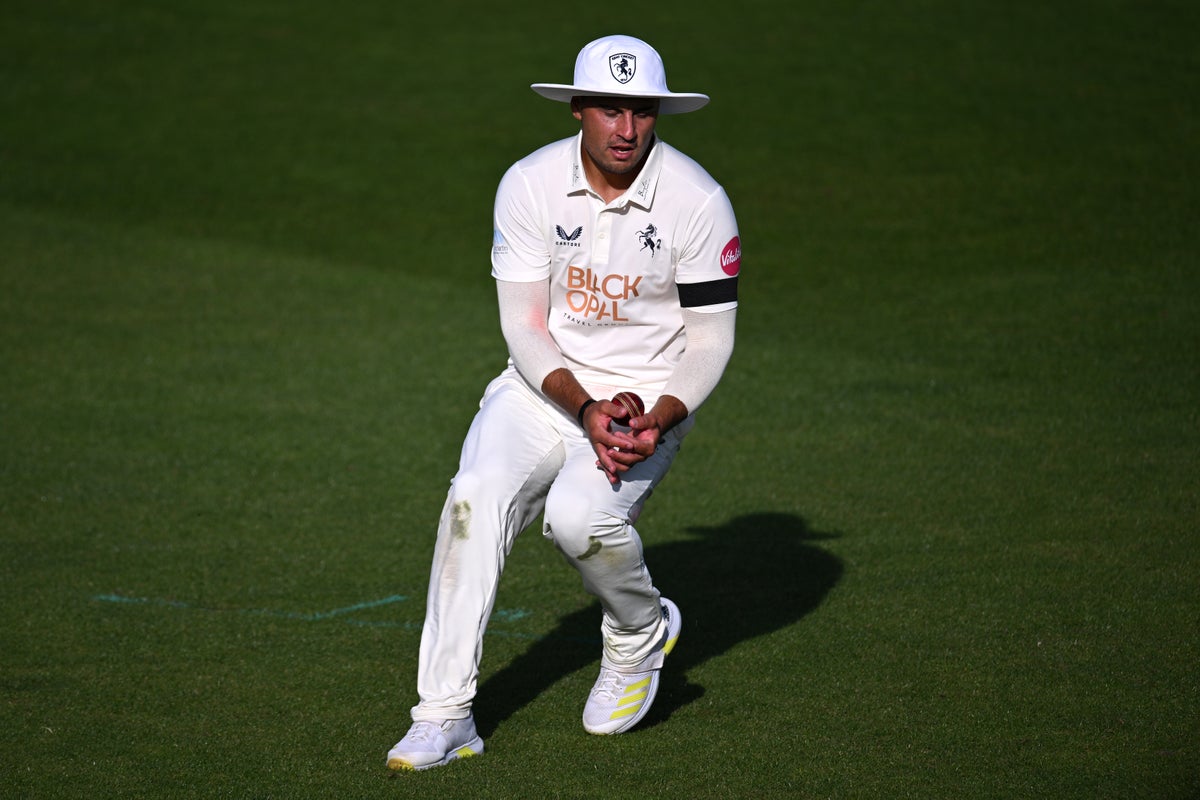 South Africa all-rounder puts county cricket deal at risk after leaving final mid-match to catch flight South Africa all-rounder puts county cricket deal at risk after leaving final mid-match to catch flight