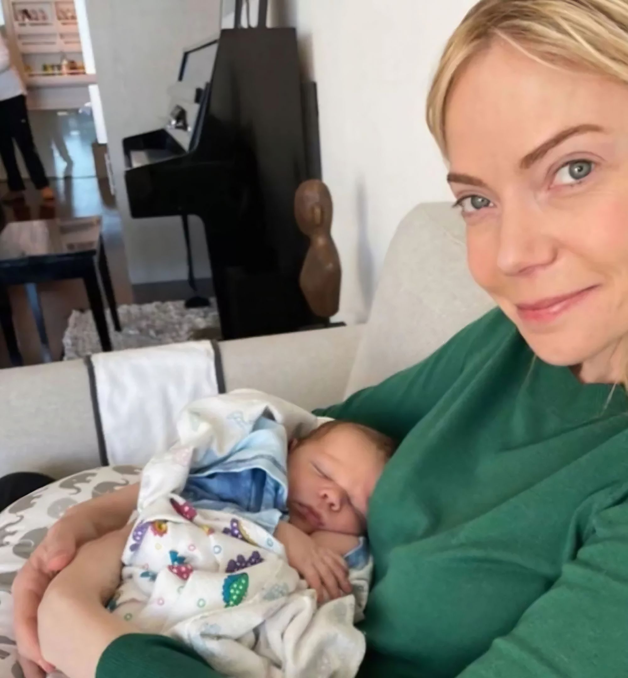 Lindhome has spun comedic gold out of her 10-year fertility journey in her one-woman show ‘Dead Inside’