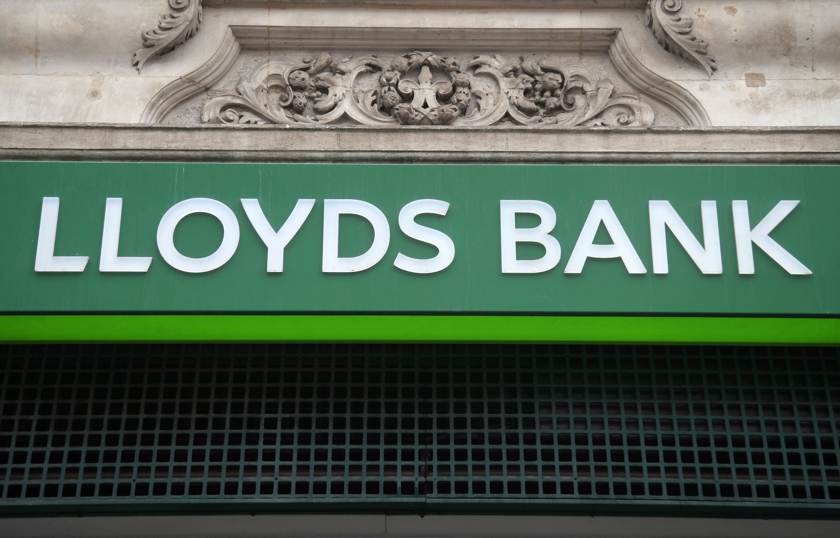 independent.co.uk - Anna Wise - Lloyds kickstarts &pound;2bn cost-cutting strategy powered by AI