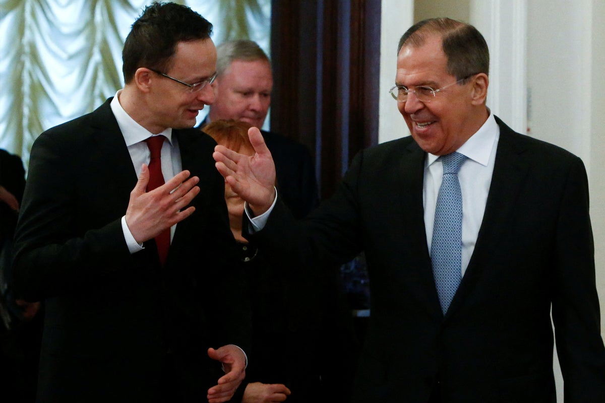 Macaristan dışişleri bakanı sızdırılan telefon görüşmesinde Rusya ile AB yaptırımlarının kaldırılmasını tartıştı