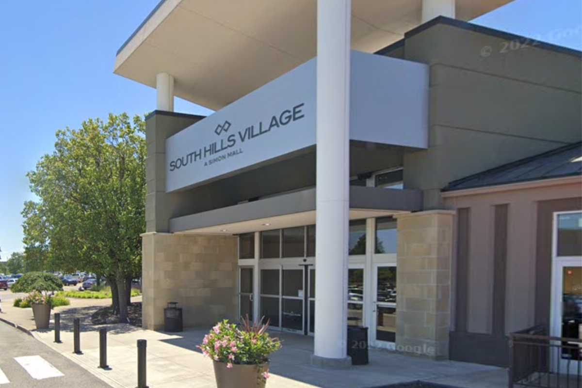 New Jersey'li bir adam, alışveriş merkezinde Paskalya Tavşanı'nı ellemekle suçlanıyor ve polise "Kız mı erkek mi" diye soruyor