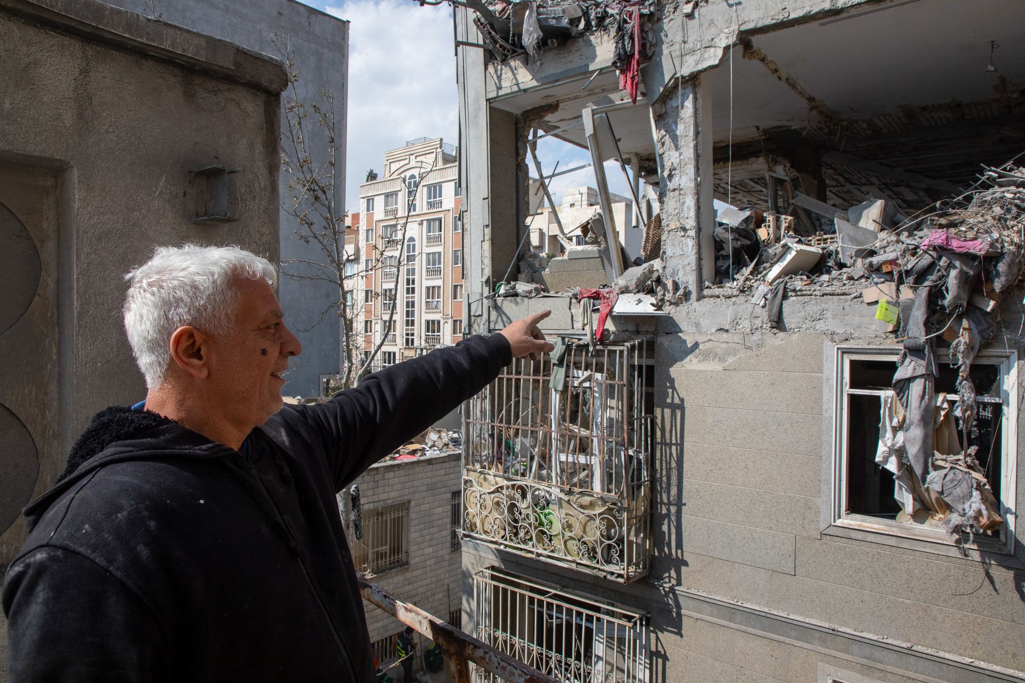 यह संघर्ष एक महीने से अधिक समय से चल रहा है